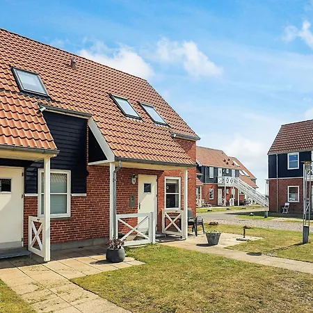 4 Person In Lägenhet Borre