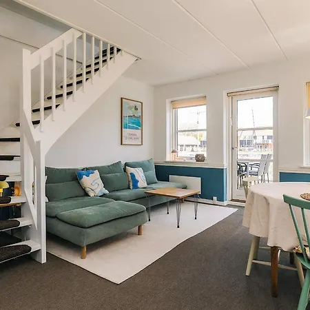 4 Person In Διαμέρισμα