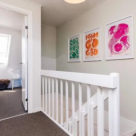 4 Person In Appartement