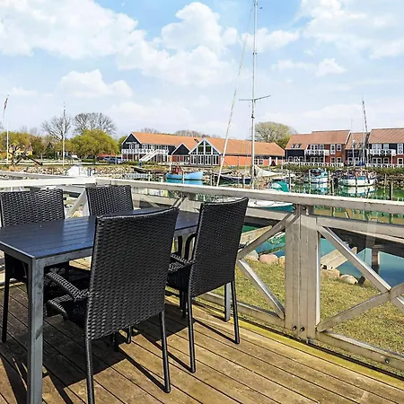 4 Person In Appartement Borre