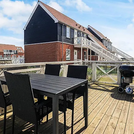 4 Person In Appartement *